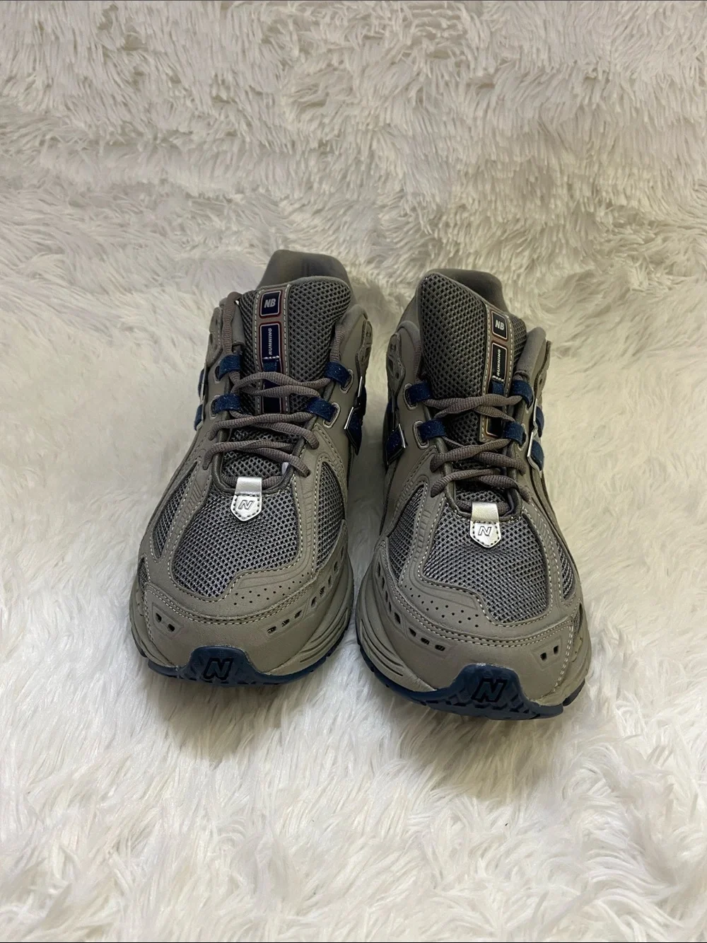 New Balance 1906R Men's Low Top Grey  Sneakers with Navy Accents.Size-11